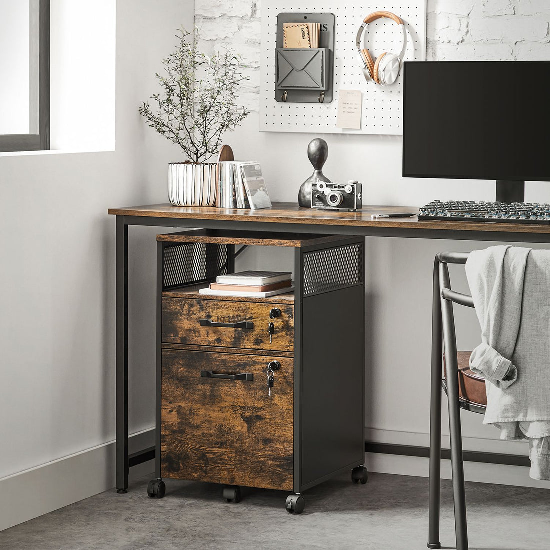 Furnstar Verrijdbare Archiefkast met 2 Afsluitbare Laden – Industrieel Design – Commode - Met slot - 44x42x69cm - Bruin/Zwart