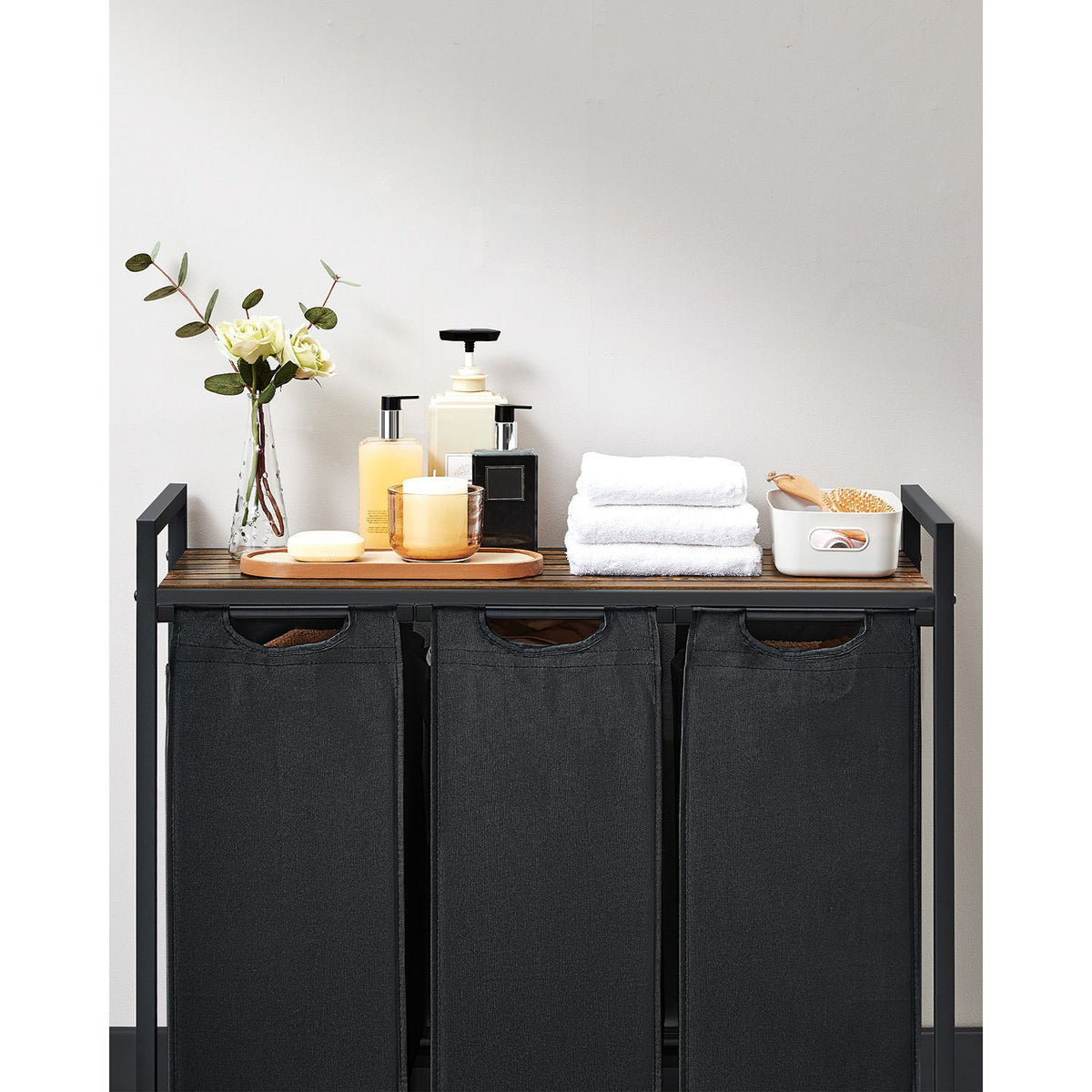 Furnstar Wasmand met 3 Vakken en Plank – Wassorteerder met Uitneembare Waszakken – Wasrek met Metalen Frame – Rustiek Bruin/Zwart