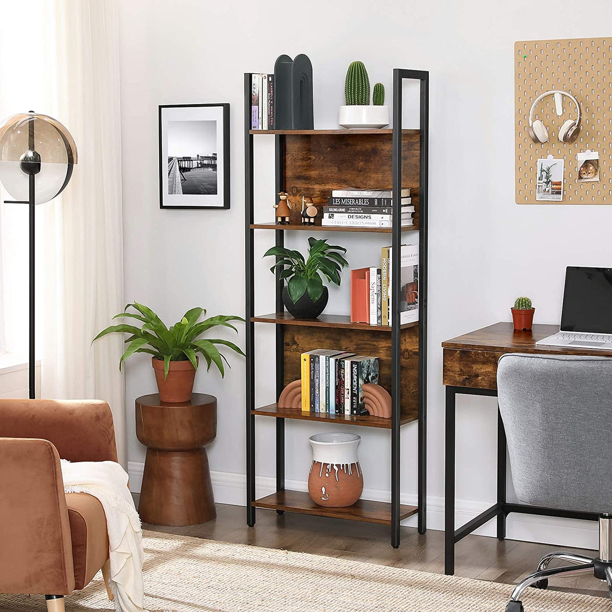 FurnStar - Boekenkast - Opbergplank - Keukenkast - 5 Niveaus - Stabiel Stalen Frame - Voor Kantoor, Entree, Woonkamer - Industriële Stijl - Rustiek Bruin en Zwart - 62 x 24 x 165 cm