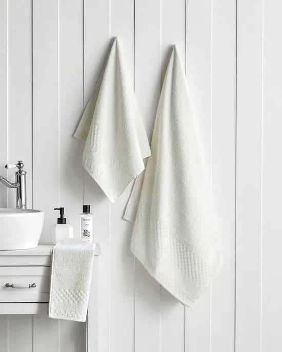 English Home Border Check Badhanddoek 70x140 cm – 100% Katoen– Luxe Handdoek voor Badkamer en Spa – Beige/Ivoor