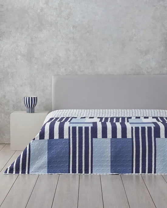 English Home - Dekbed zonder overtrek - Patch Line - Multi Cover Purpose -Double sided - Bedrukt dekbed - Bedsprei – Zomerdeken- Wasbaar - 240x220 cm – Blauw