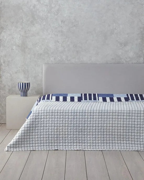 English Home - Dekbed zonder overtrek - Patch Line - Multi Cover Purpose -Double sided - Bedrukt dekbed - Bedsprei – Zomerdeken- Wasbaar - 240x220 cm – Blauw