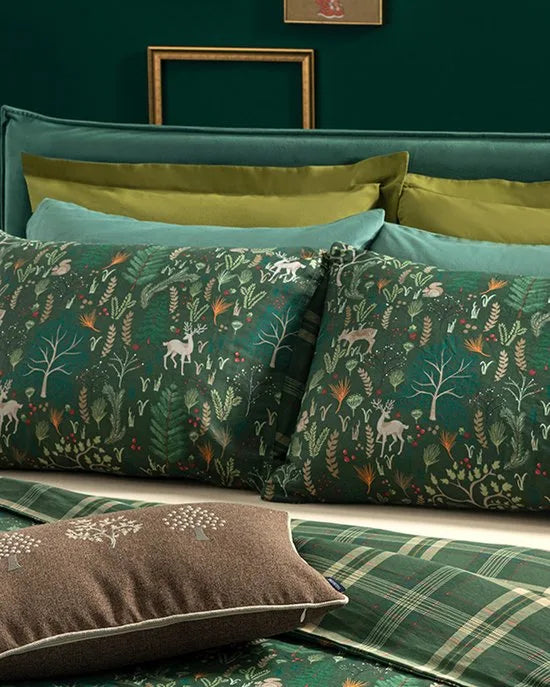 English Home - Dekbedovertrekset - incl. 2 kussenslopen - Incl. hoeslaken - 200x 220 cm - Groen – Donker groen