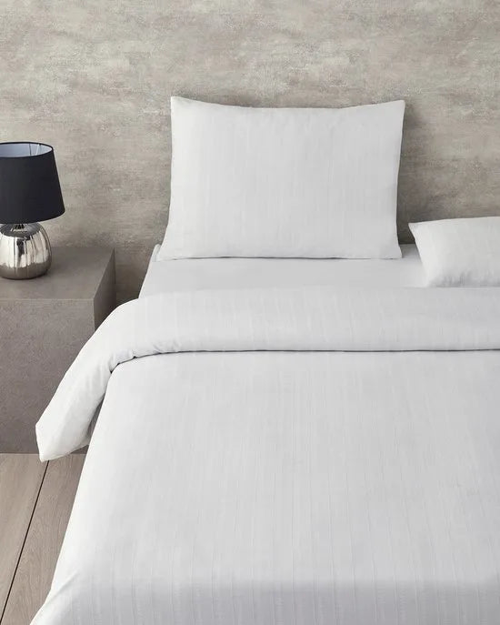 English Home Diamond Silky Cotton - Tweepersoons -Dekbedovertrekset - Zijdeachtig Katoenen - Incl. Hoeslaken 160x200 - 2 kussenslopen - 200 x 220 cm - Wit