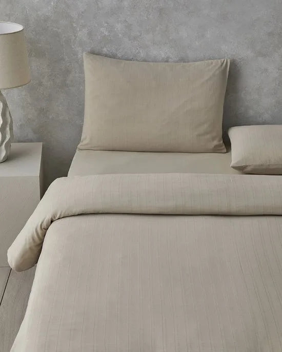 English Home Diamond Silky Cotton - Tweepersoons -Dekbedovertrekset - Zijdeachtig Katoenen - Incl. Hoeslaken 160x200 - 2 kussenslopen - 200 x 220 cm - Wit – Beige/effen 160 x 200