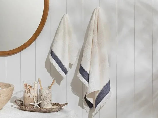 English Home handdoeken - 2 stuks - 30x50 cm - Beige – Creme 30 x 40cm English Home handdoeken 2 stuk (3884)