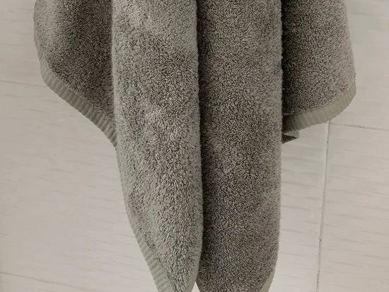 English Home Leafy Bamboo Baddoek - 1 stuk - 70x140 cm - Donker Grijs