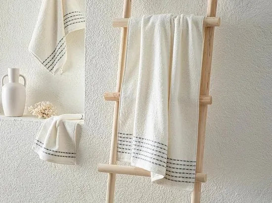English Home Soft Wave Cottony Bath Towel 70x140 cm Ecru- 1 stuk