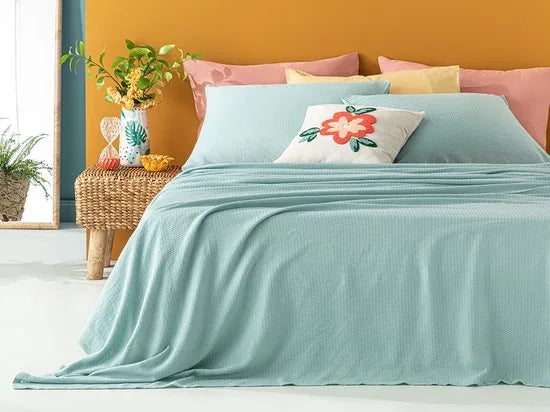 English Home Summer Blanket - Bedsprei 240x220 cm - incl. 2 Kussenslopen van 50x70 cm - Turquoise