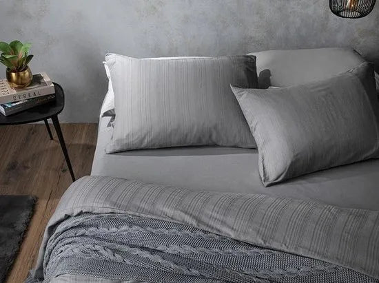 English Home Tweepersoons dekbedovertrekset - Aurora Silky Touch - 1x Hoeslaken 160x200 - Incl 2 Kussenslopen - 200x220 cm – Grijs
