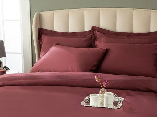 English Home Vivian - Framed Cotton Satin Double - Luxe Dekbedovertrekset -4 Kussenslopen - Onderlaken- - Duvet Cover Set - 200x220 cm -Wit – Rood