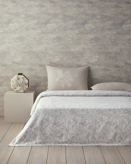 English Home Zomerdekenset - Tweepersoons - Luxe Uitvoering - Bedsprei - Incl. 2 kussenslopen en laken -100% Katoen - 200 x 220 cm - Beige