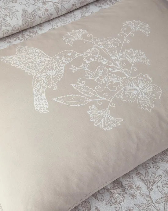 English Home Zomerdekenset - Tweepersoons - Luxe Uitvoering - Bedsprei - Incl. 2 kussenslopen en laken -100% Katoen - 200 x 220 cm - Beige