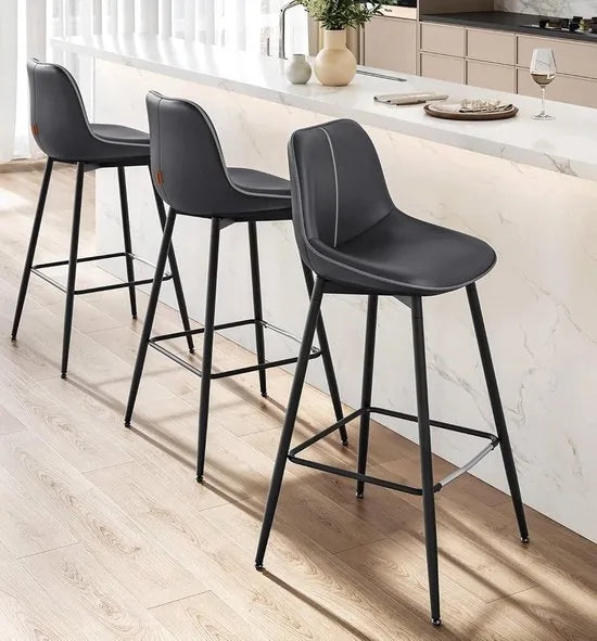 FurnStar - Barkruk - 4-Delige Set - Barstoelen - Ergonomische Rugleuning - Kunstleer - Metalen Poten met Verstelbare Universele Poten - 62 cm Hoog - Thuisbar - Eenvoudige Montage - Inktzwart