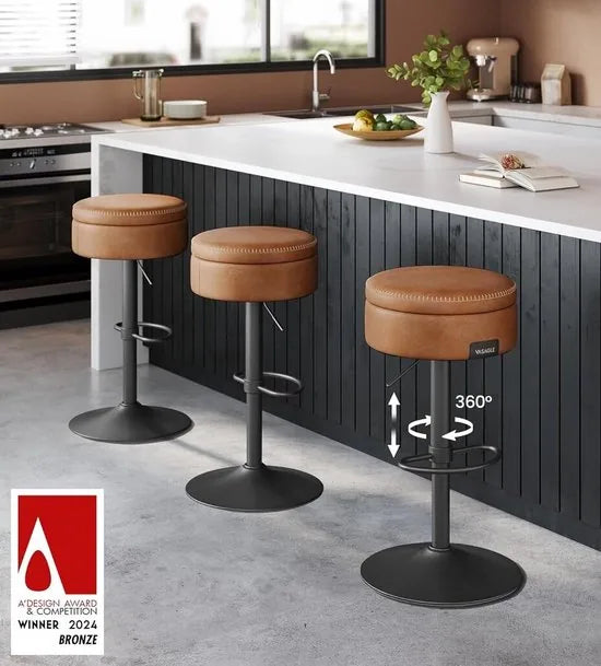 FurnStar - Barkruk - Set van 2 - 360° Draaibare Barkruk - In Hoogte Verstelbare Barstoel - Met Opbergruimte - Kunstleer - Naden - Mid-Century Moderne Stijl - Keuken - Huisbar - Eenvoudige Montage - Karamelbruin