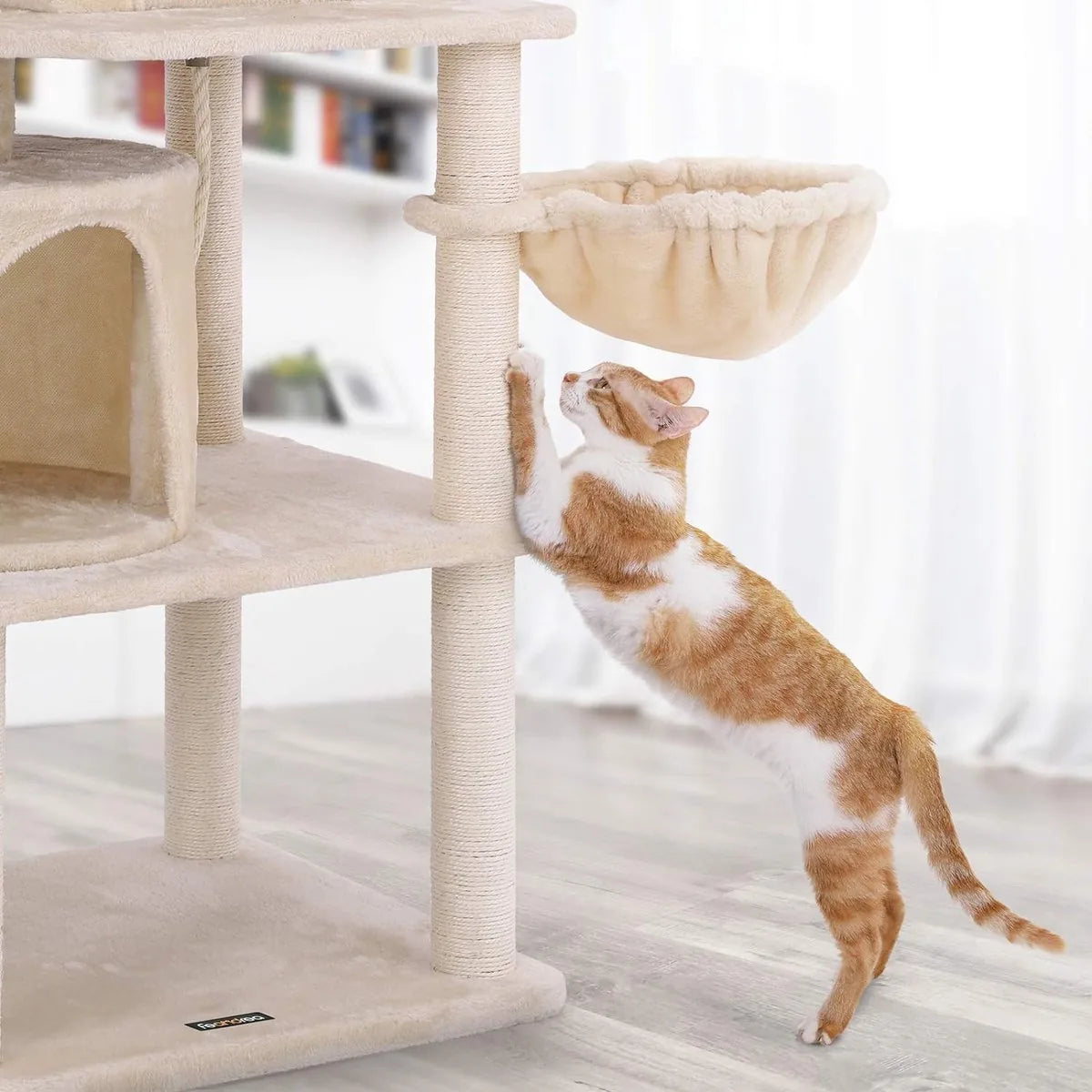 FurnStar - Kattenboom - Hoge Kattentoren - 2 Grotten - Beige