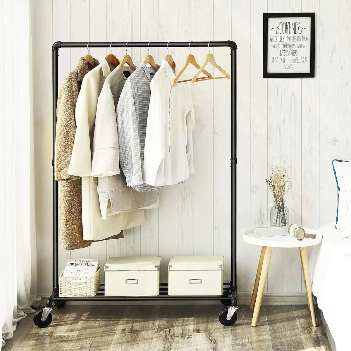 FurnStar - Kledinghangers - Kledingrek Metaal - Kledingrek Op Wieltjes - 49D x 100W x 163H cm - Kledingrek Wit – Zwart