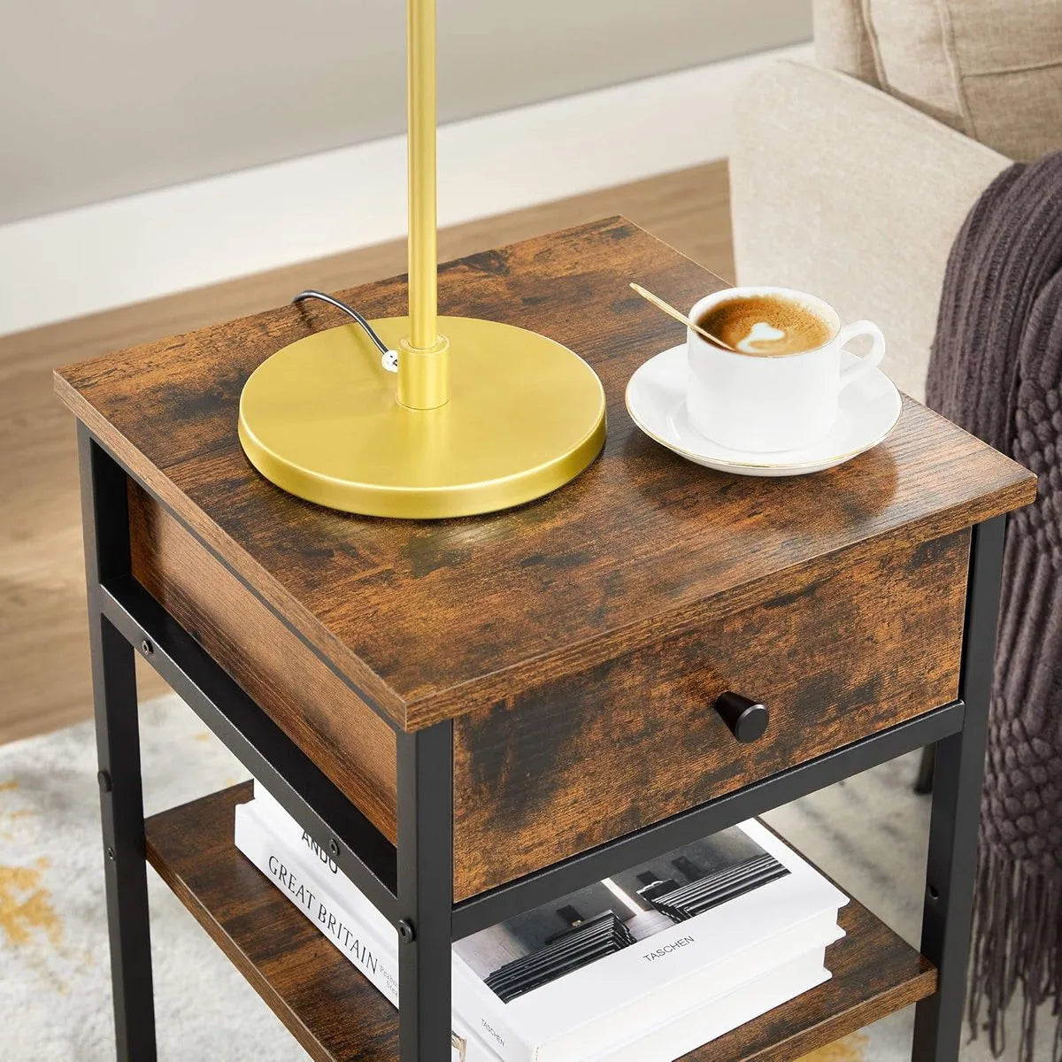 Furnstar Nachtkastje -Bijzettafel hoog met een lade en 2 open vakken - 1 verstelbare plank - Ruimtebesparend - Verstelbare poten - Modern - Wit – Rustiek bruin en zwart