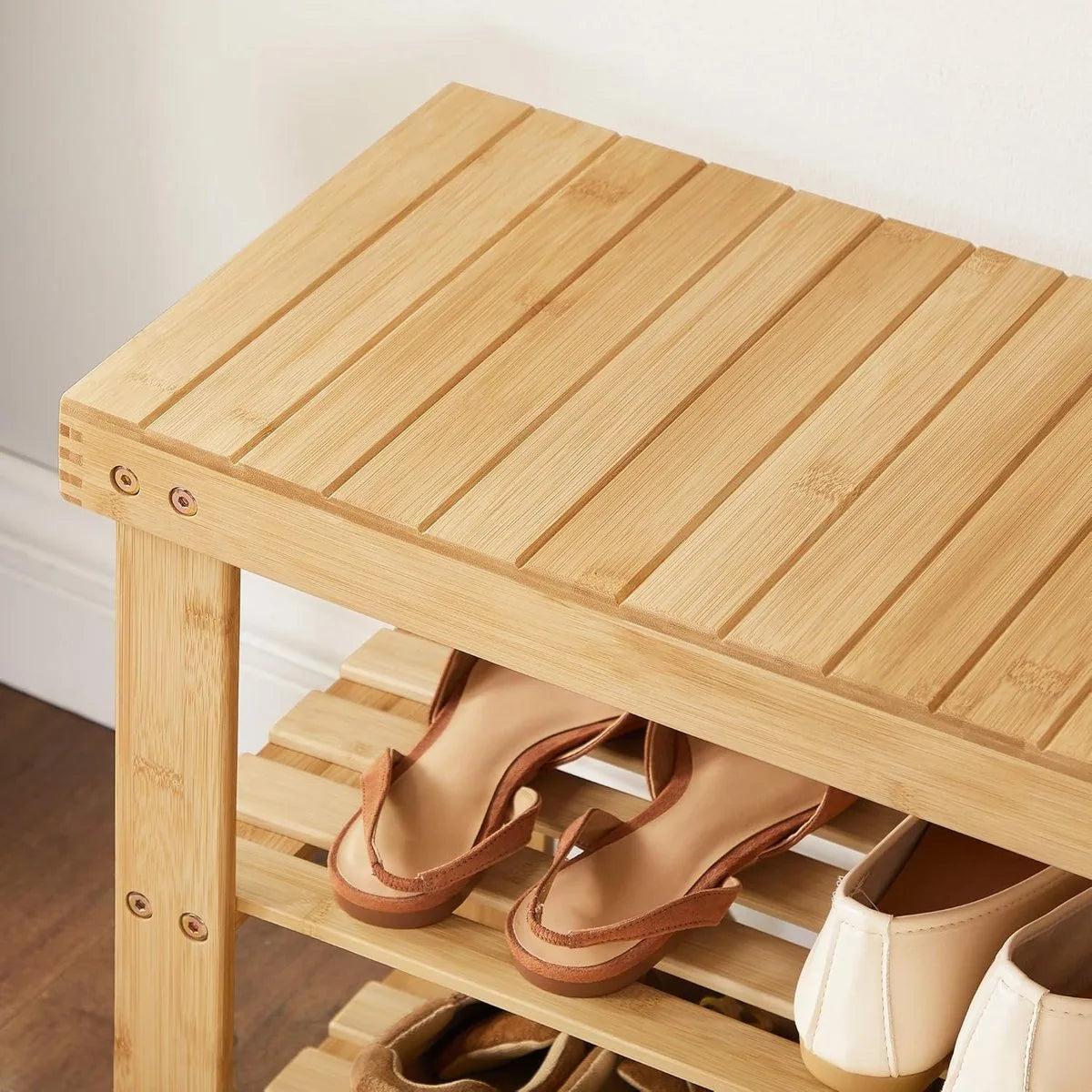 Furnstar Schoenenbank – Bamboe Schoenenrek met Zitbank – 3 Planken – 70 x 28 x 45 cm – Voor Hal, Badkamer & Woonkamer