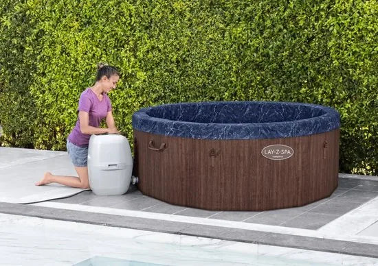 Lay-Z-Spa Toronto met Wifi tot 7 personen!