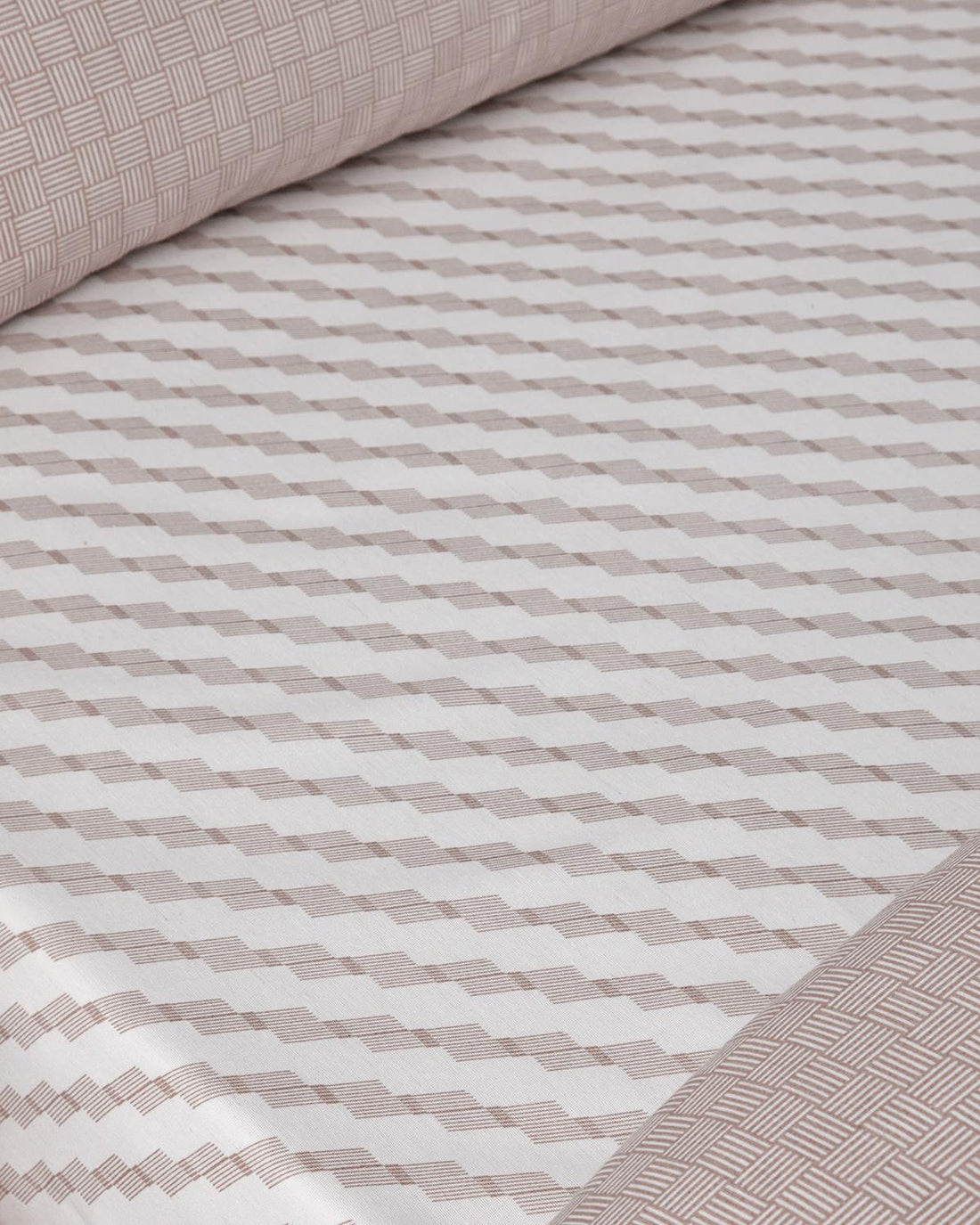 English Home Dekbedovertrekset 200x220 cm – 2-persoons – Inclusief 2 Kussenslopen – Kreukherstellend