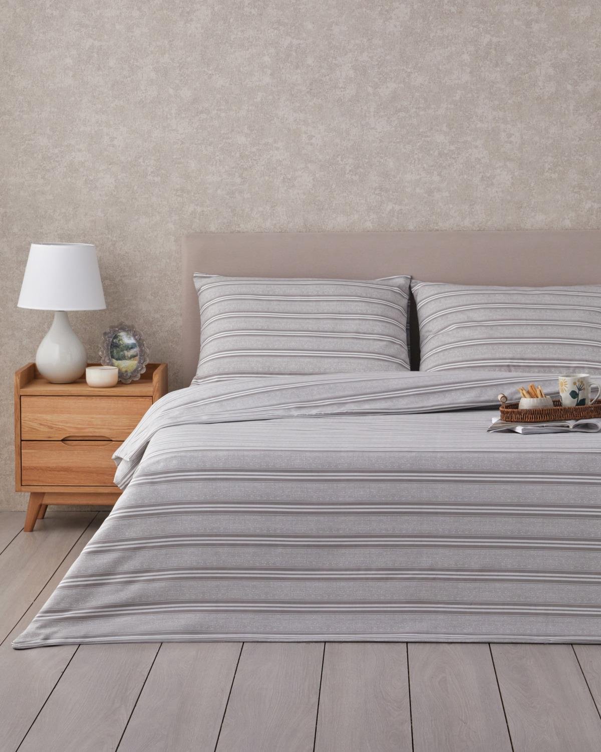 English Home – Dekbedovertrekset Eenpersoons – 100% Katoen – Inclusief Hoeslaken en Kussensloop – 160x220 cm