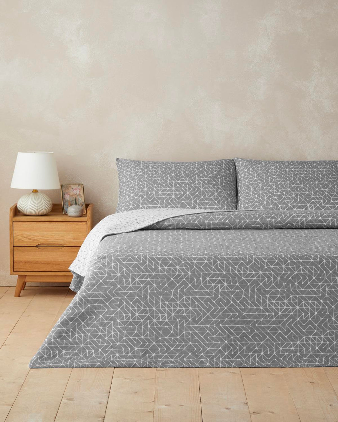 English Home Trio Shape Dekbedovertrek 160x220 cm – incl. 1 Laken 160x230 cm & 1 Kussensloop 50x70 cm – Easy Iron