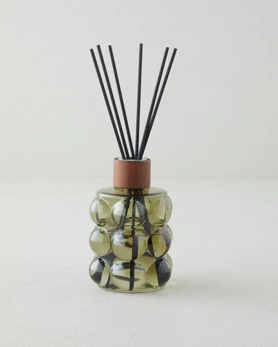 Warm Embrace Geurstokjes 200 ml – Reed Diffuser – Bloemige & Warme Huisgeur – Vanille & Sandelhout – Woonkamer, Slaapkamer & Hal