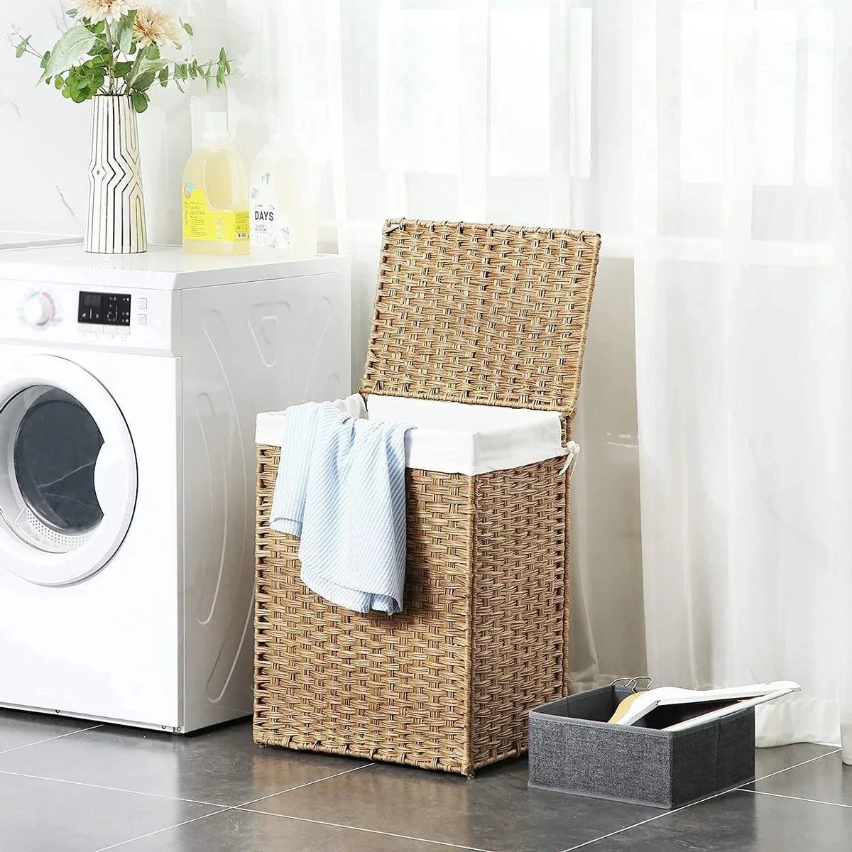 wasmand handgeweven, 90 L, wasmand gemaakt van synthetisch rotan, met deksel en handvatten, opvouwbaar, waszak afneembaar, natuurlijke kleur LCB51NL